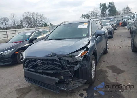 2023 Toyota Corolla Cross Le z USA, uszkodzony, nr VIN 7MUCAAAG5PV041300